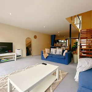  Holiday home Center With Parking Australia